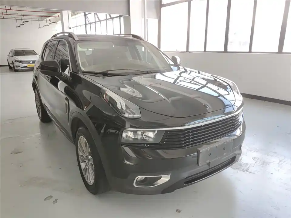 Lynk & Co 01