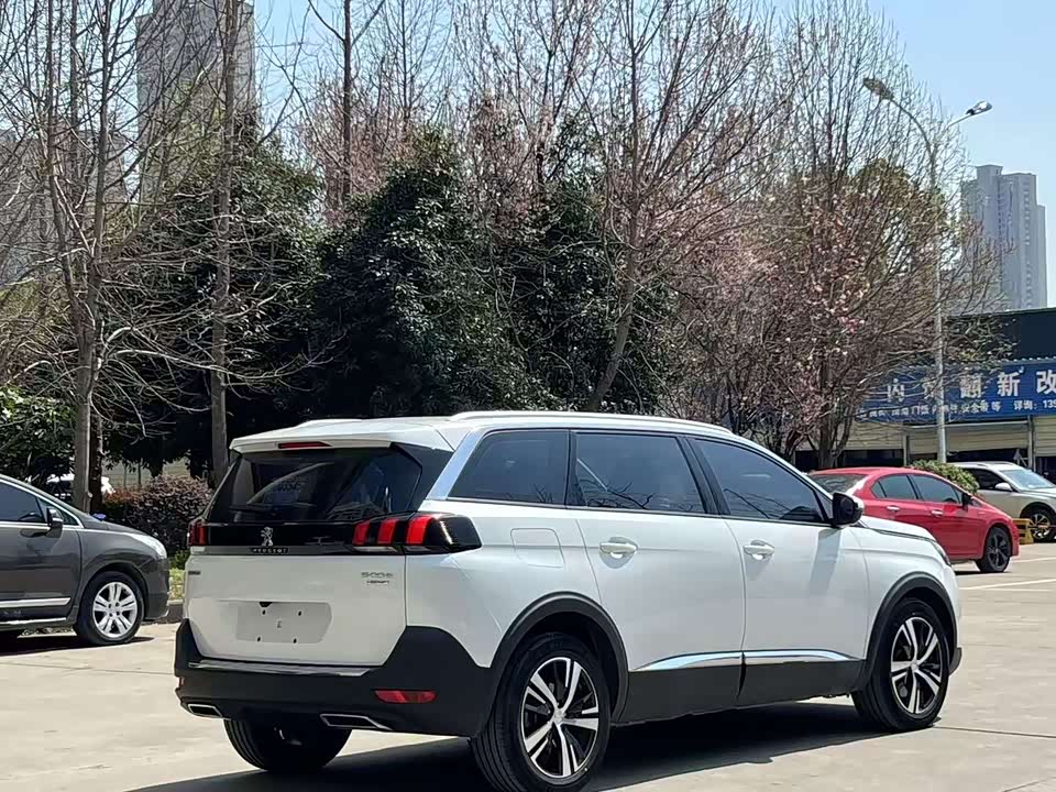 Peugeot 5008 Peugeot 5008
