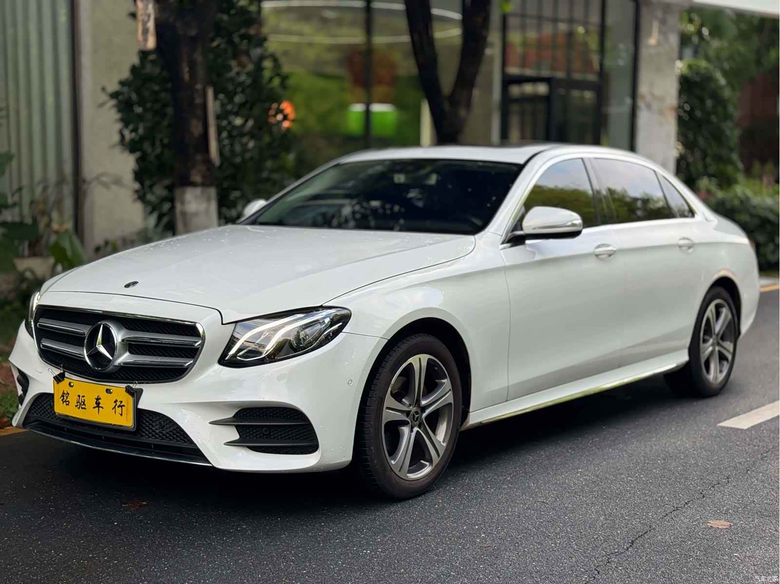 Mercedes-Benz E-Class, 2017 1