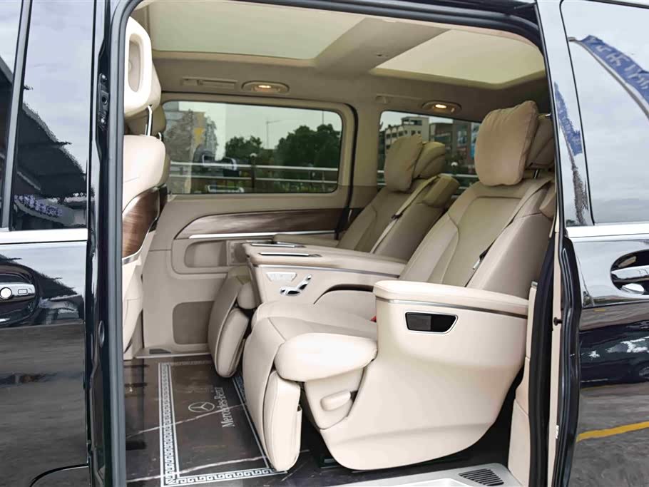 Mercedes-Benz V-class