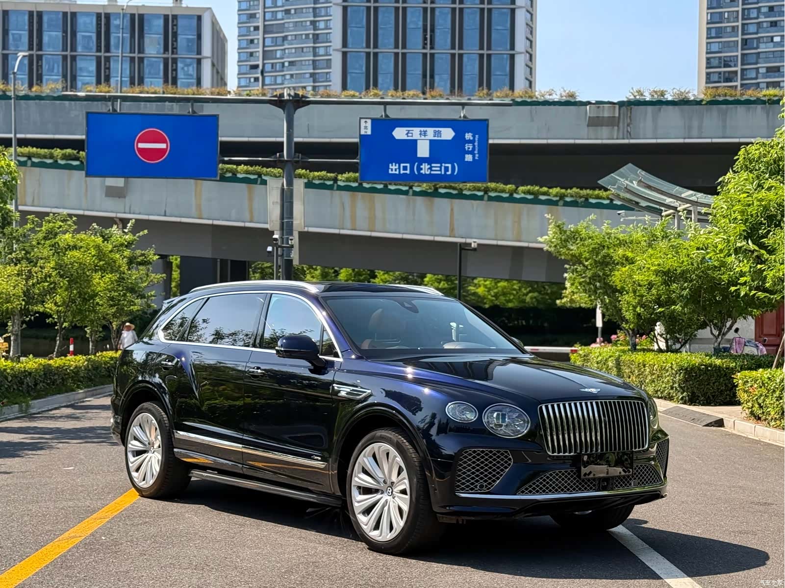 Bentley Bentayga, 2025 2