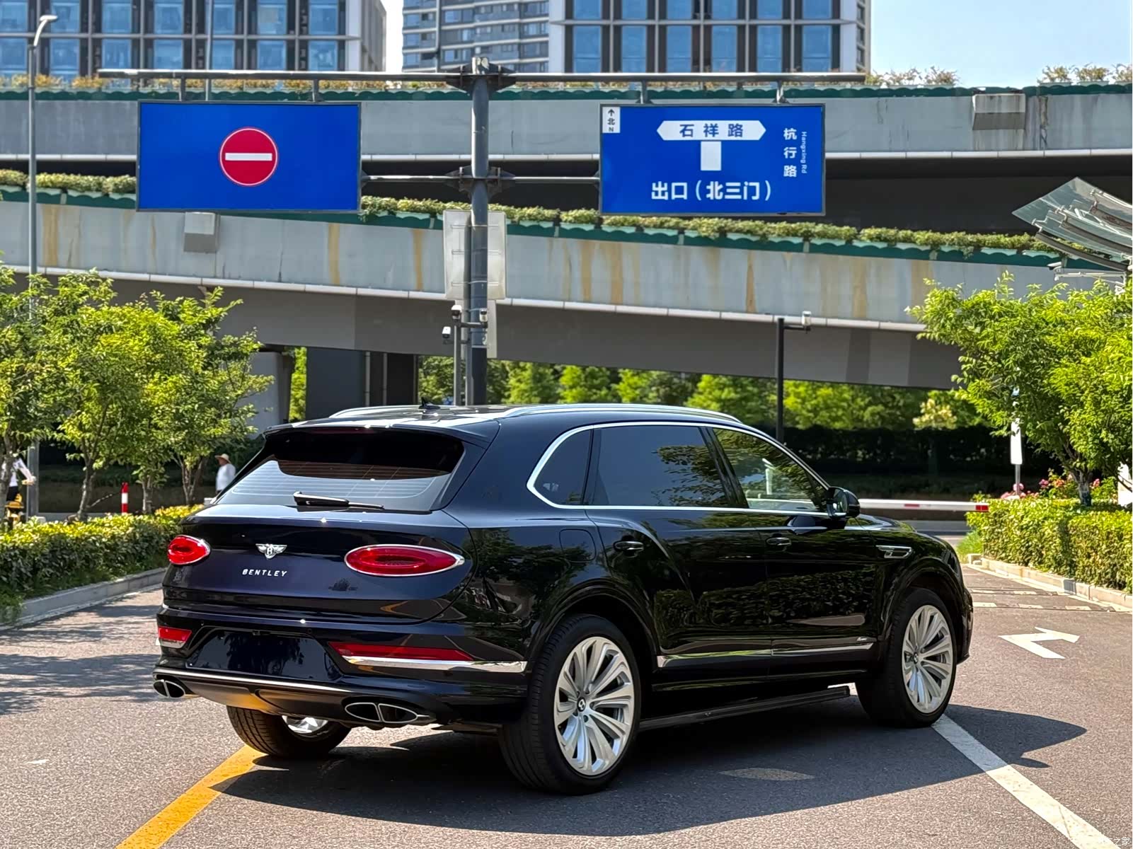 Bentley Bentayga, 2025 7