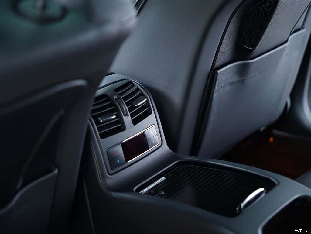 Mercedes-Benz CLS, 2018 37