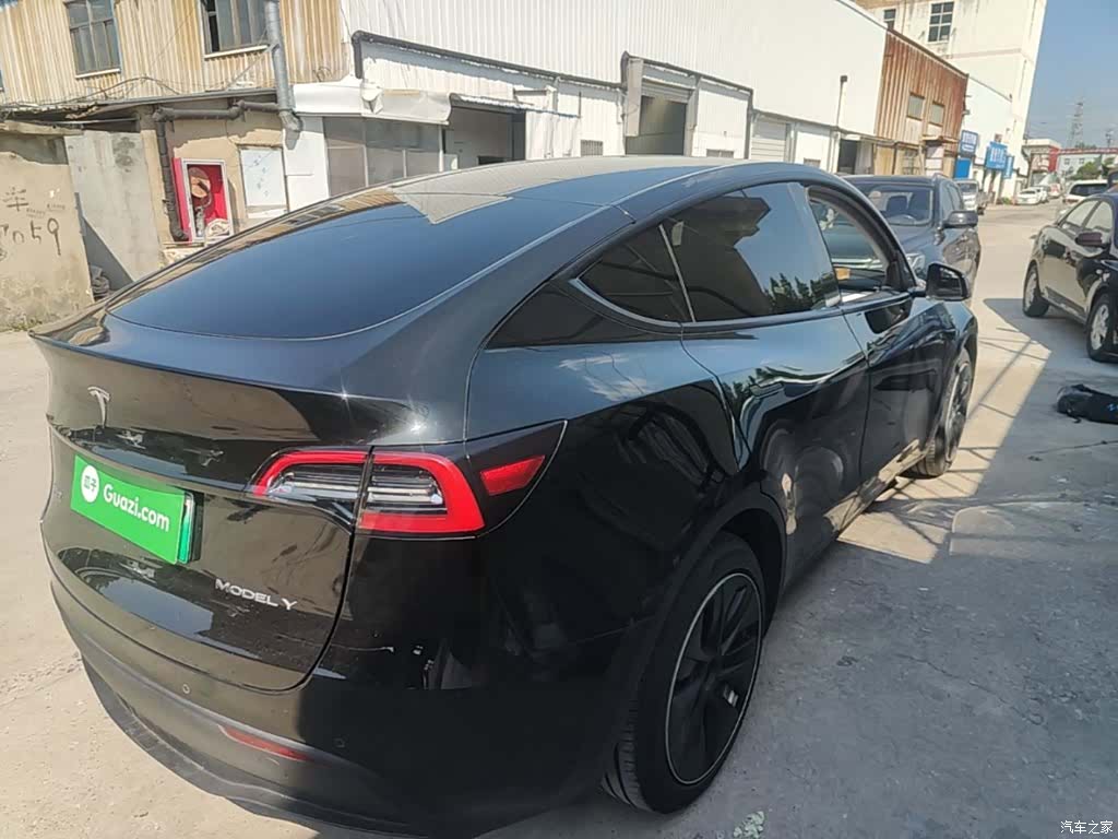 Tesla Model Y, 2022 7