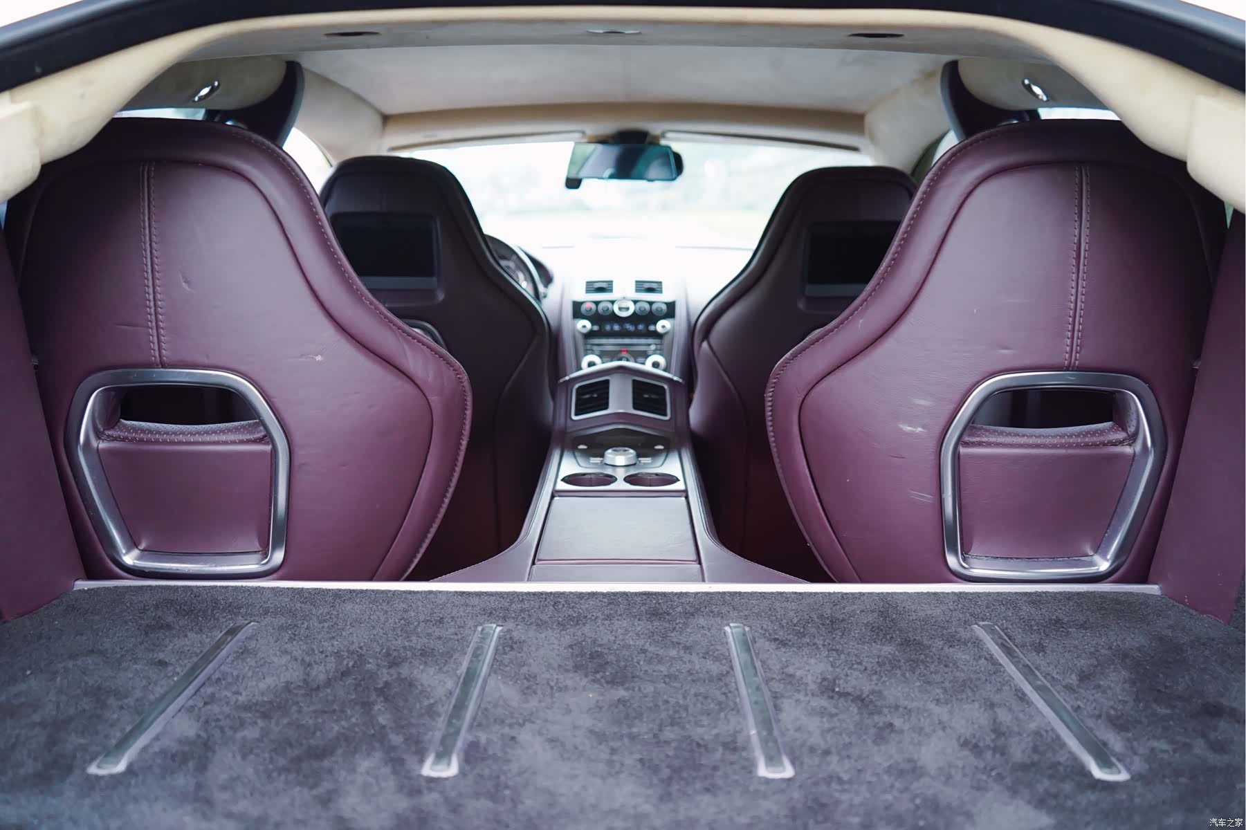 Aston Martin Rapide, 2012 15