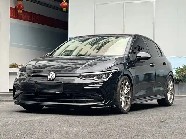 Volkswagen Golf 2023 — купить из Китая под заказ