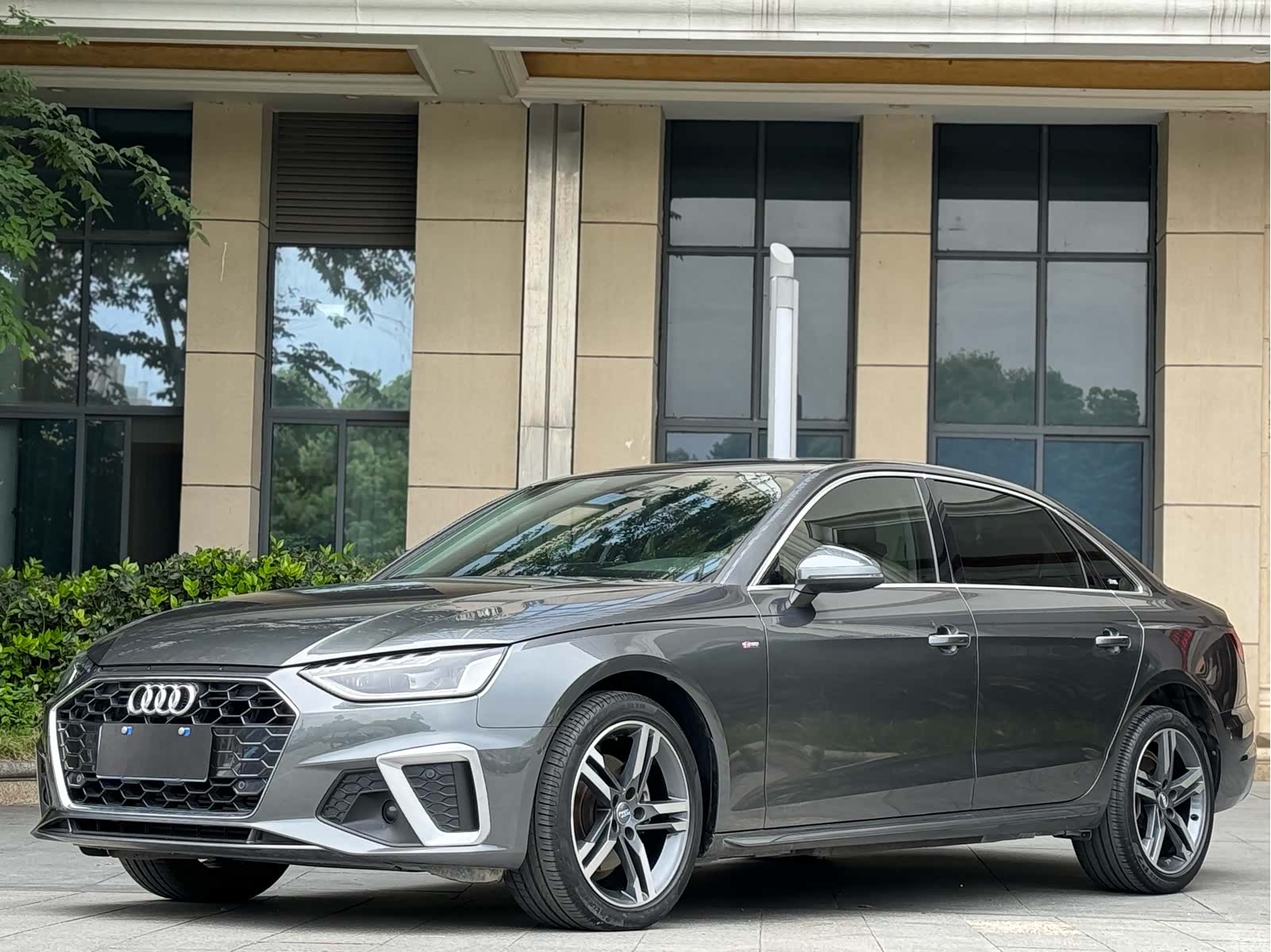Audi A4L, 2020 1