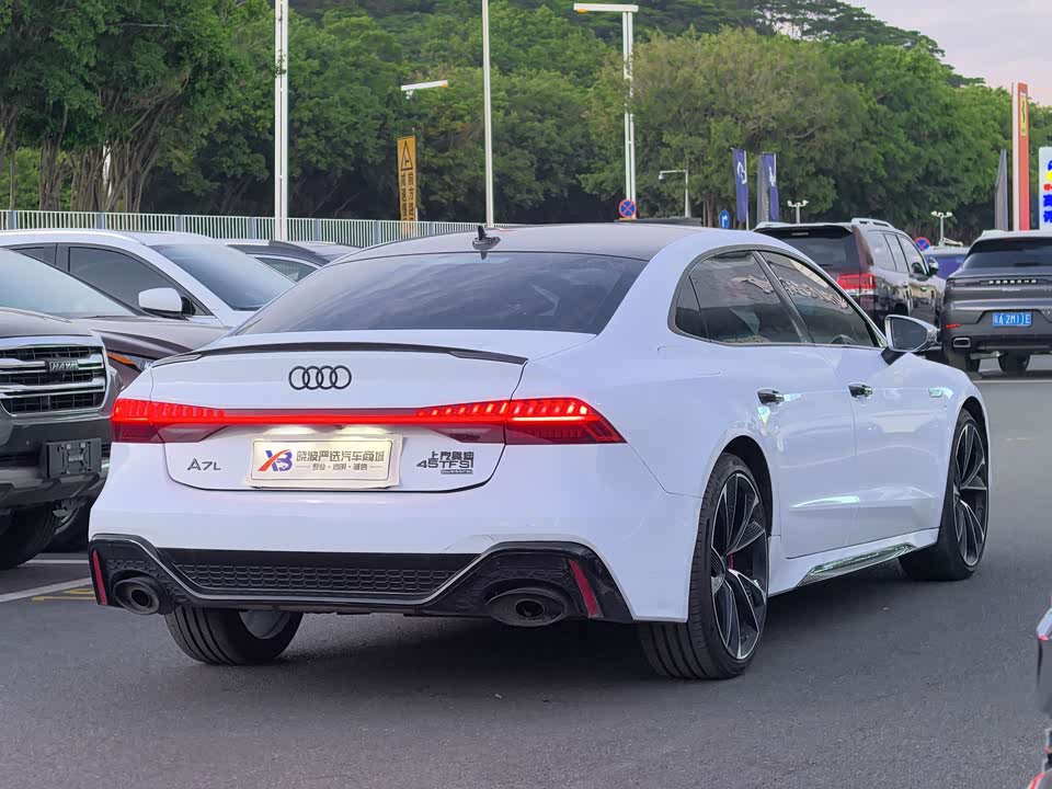 Audi A7L
