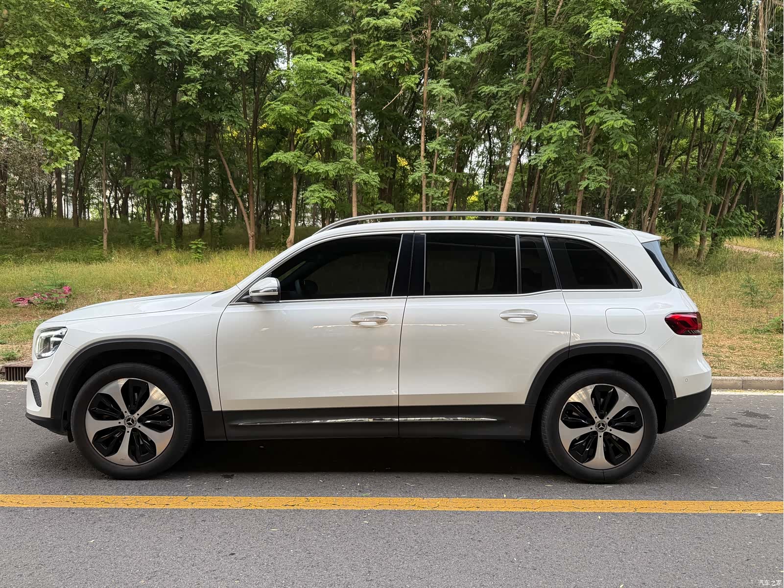 Mercedes-Benz GLB, 2021 3