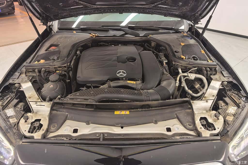 Mercedes-Benz E-Class, 2023 10