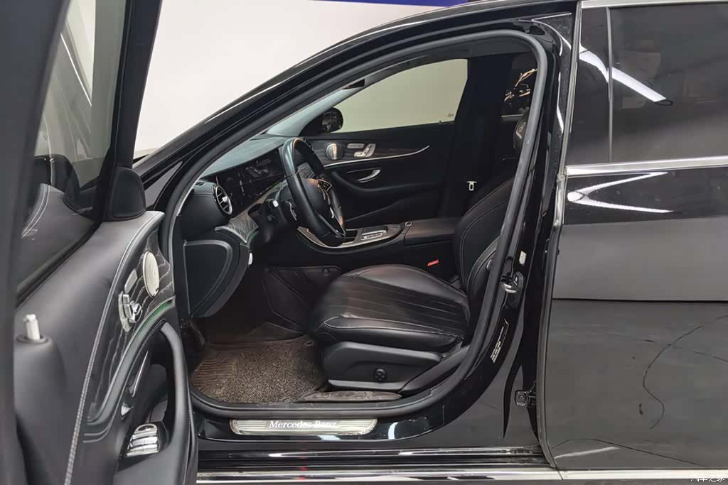 Mercedes-Benz E-Class, 2023 9