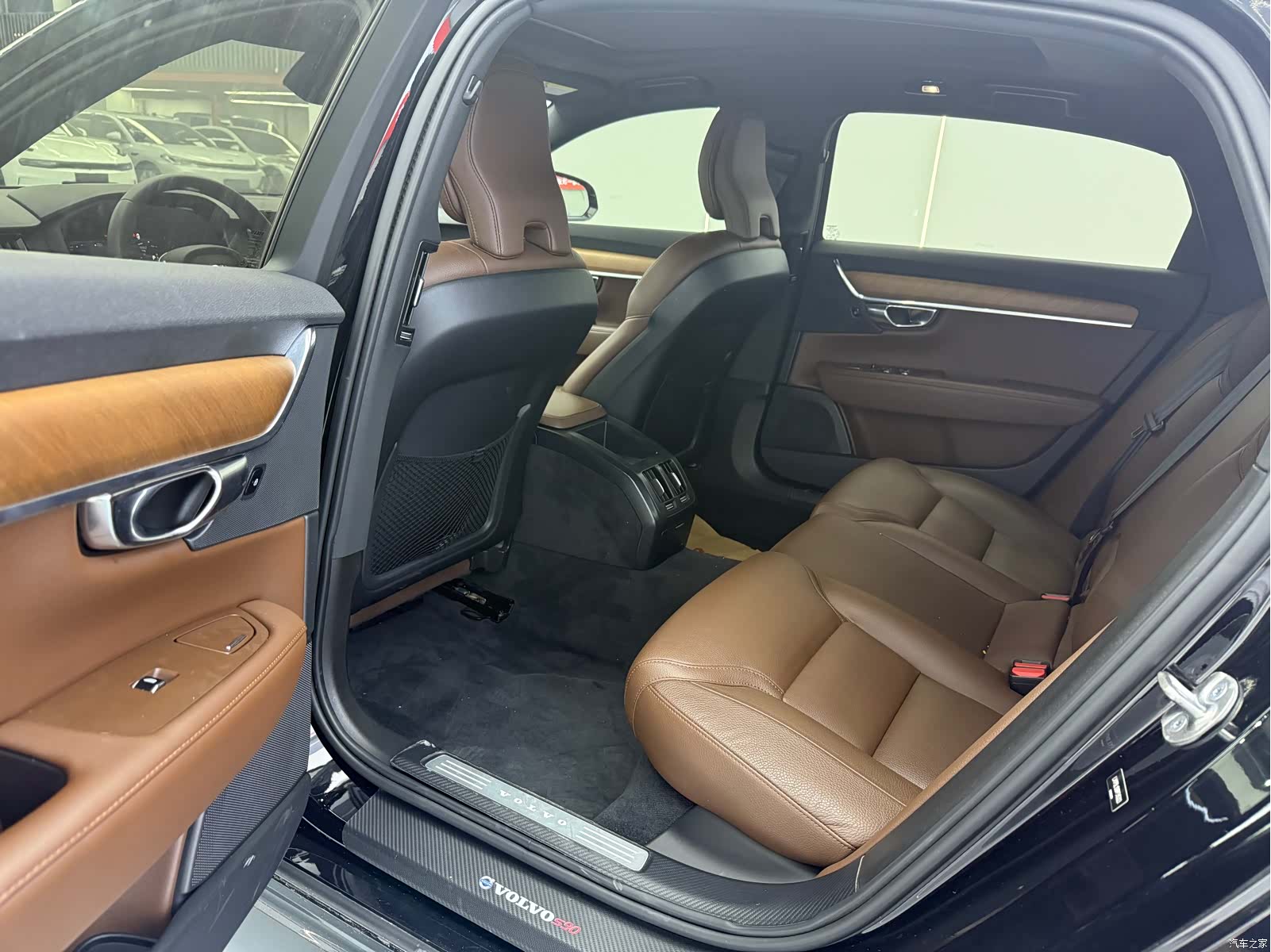 Volvo S90, 2022 все фото