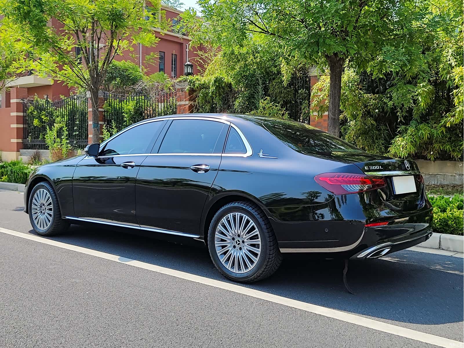 Mercedes-Benz E-Class, 2023 35
