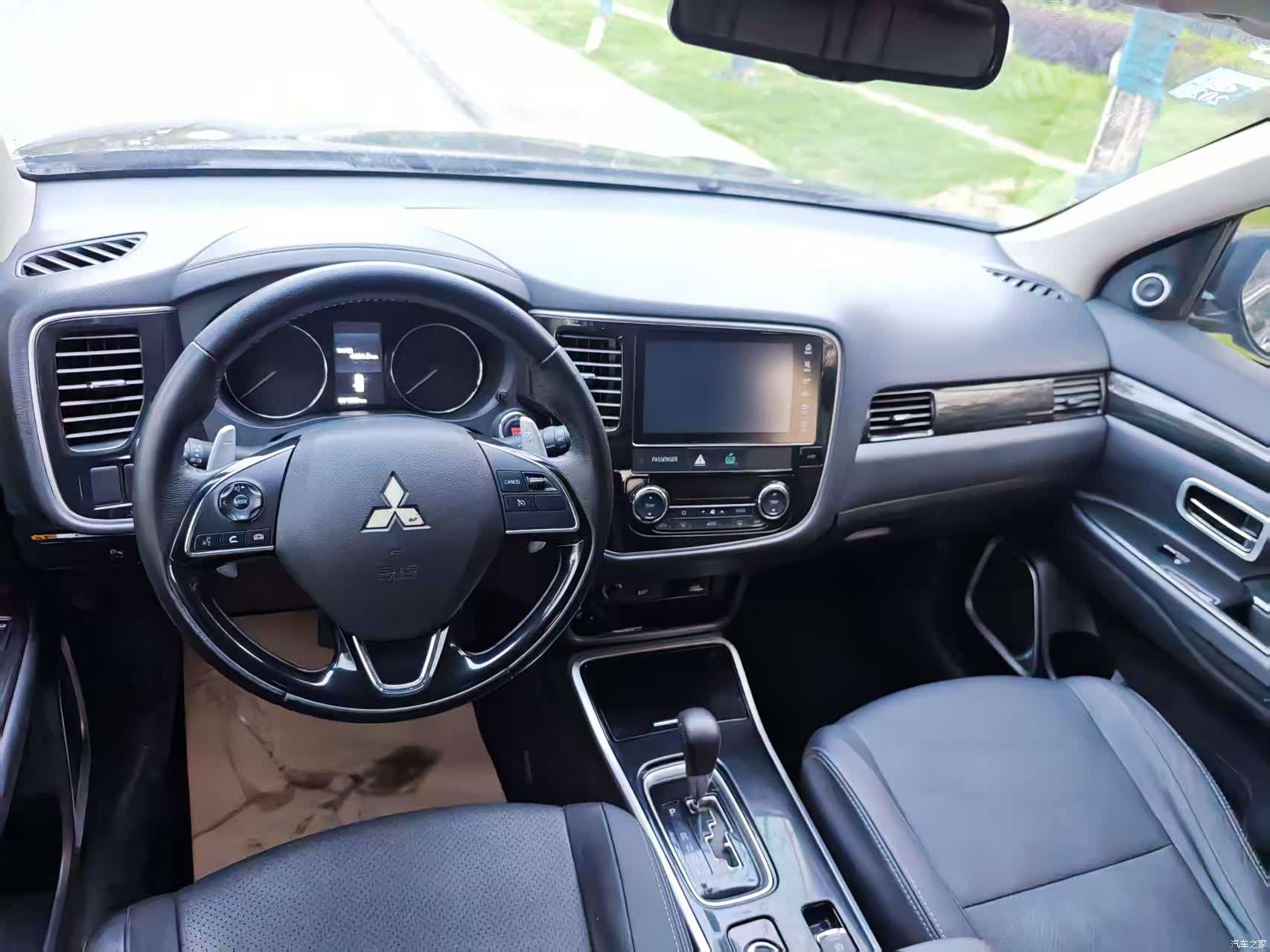 Mitsubishi Outlander, 2018 12