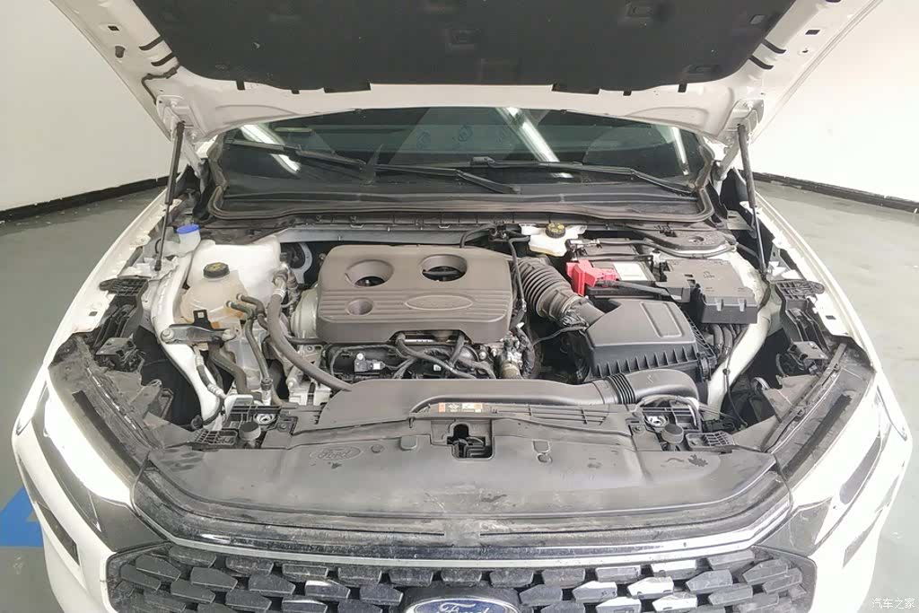 Ford Mondeo, 2025 10
