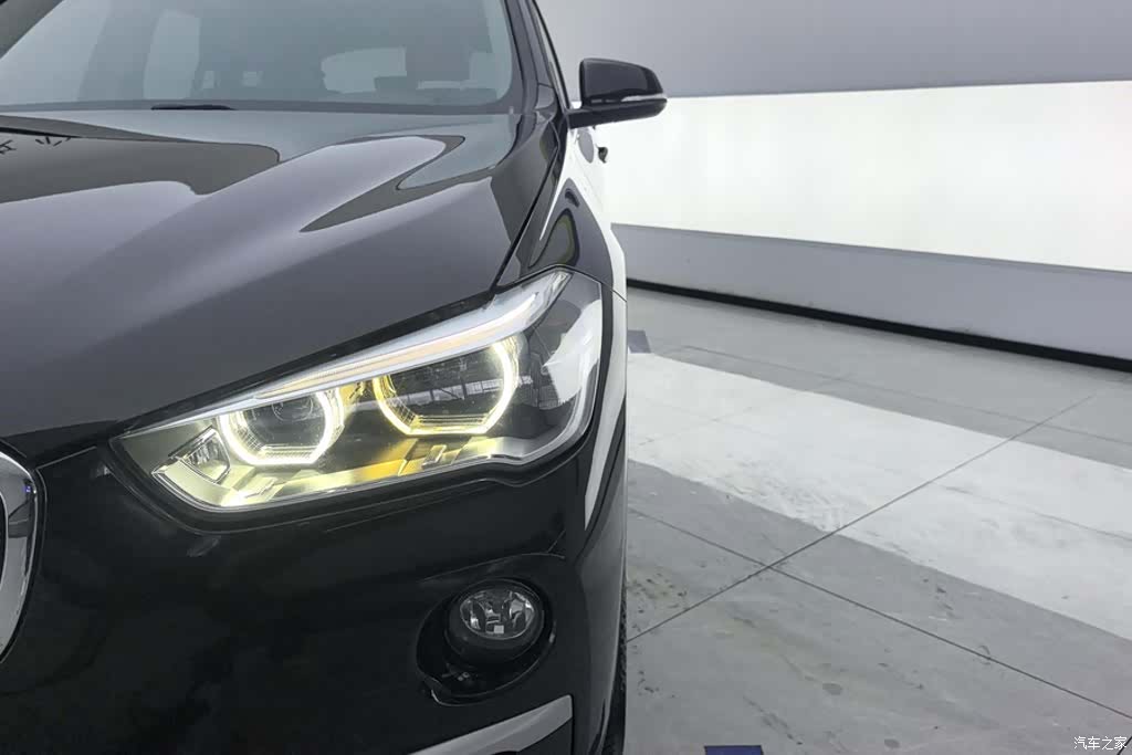 BMW X1, 2019 все фото