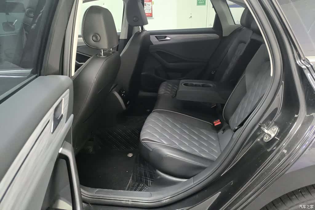 Volkswagen Sagitar, 2024 11