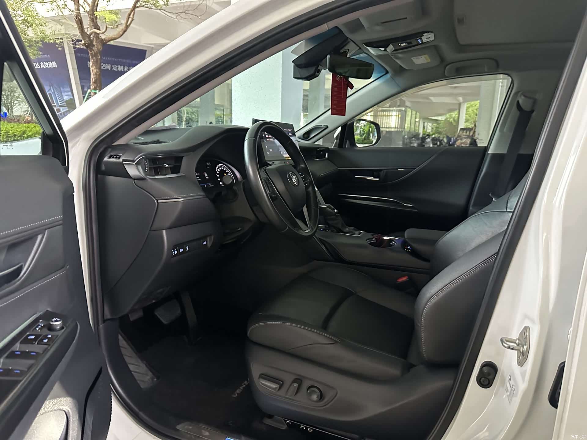Toyota Venza, 2022 8