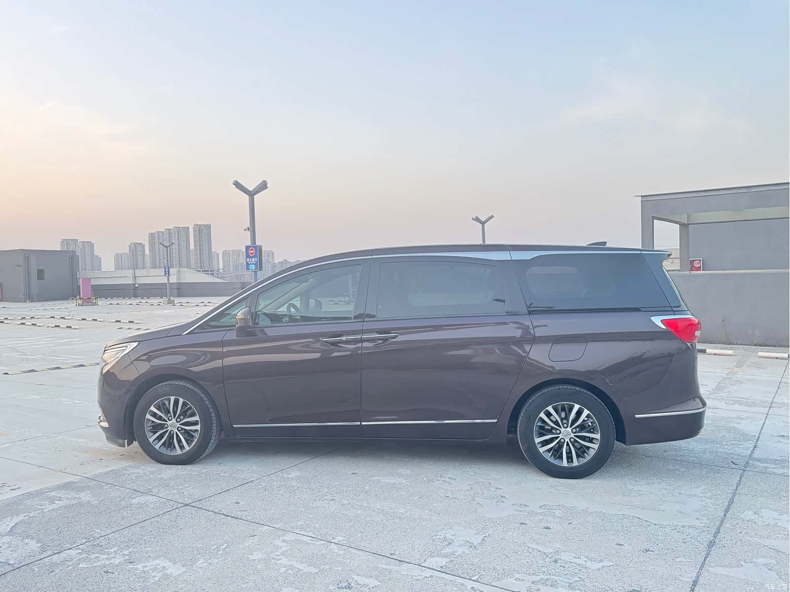 Buick GL8, 2018 все фото