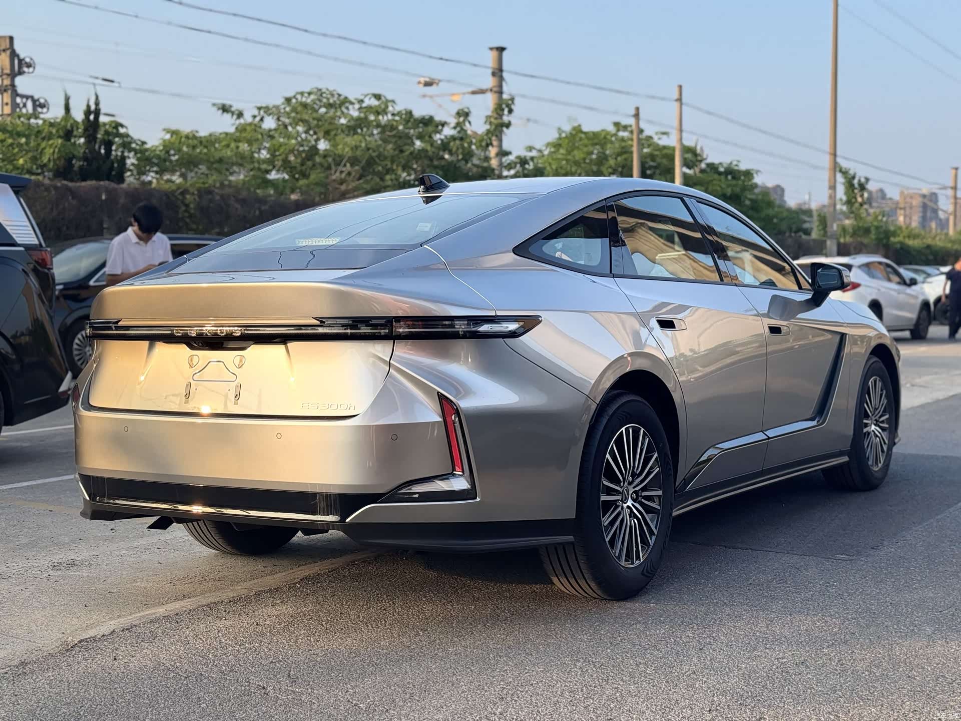 Lexus ES, 2026 3