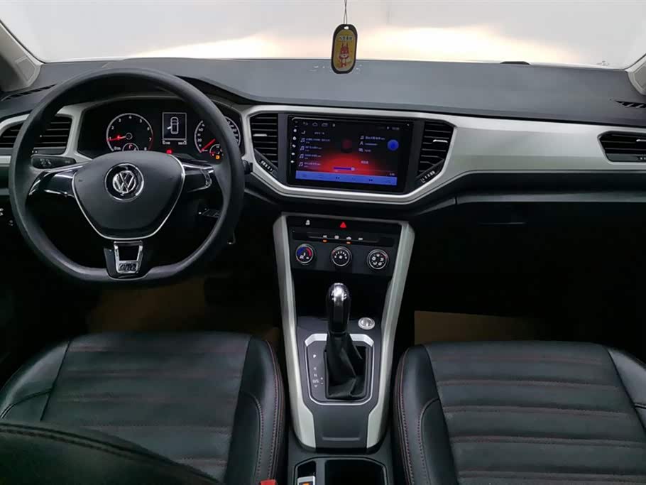 Volkswagen T-ROC exploring Songs