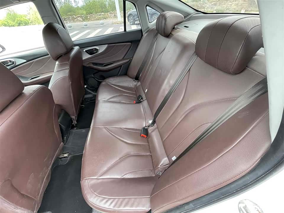 Soueast A5 wing dance