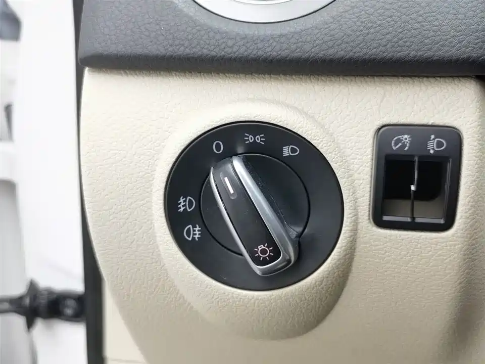 Volkswagen Tiguan Volkswagen Tiguan