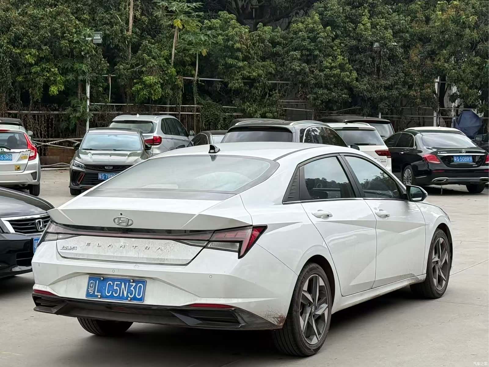 Hyundai Elantra, 2022 9