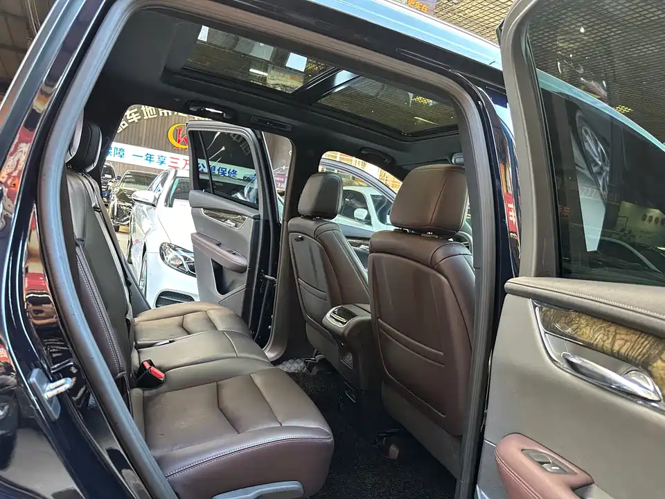 Cadillac XT6