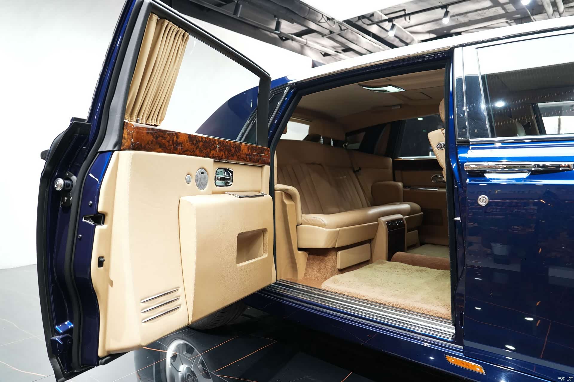 Rolls-Royce Phantom, 2008 13