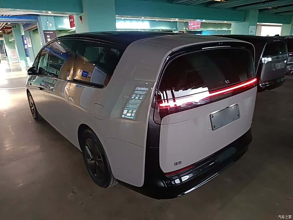 Li Auto MEGA, 2024 все фото