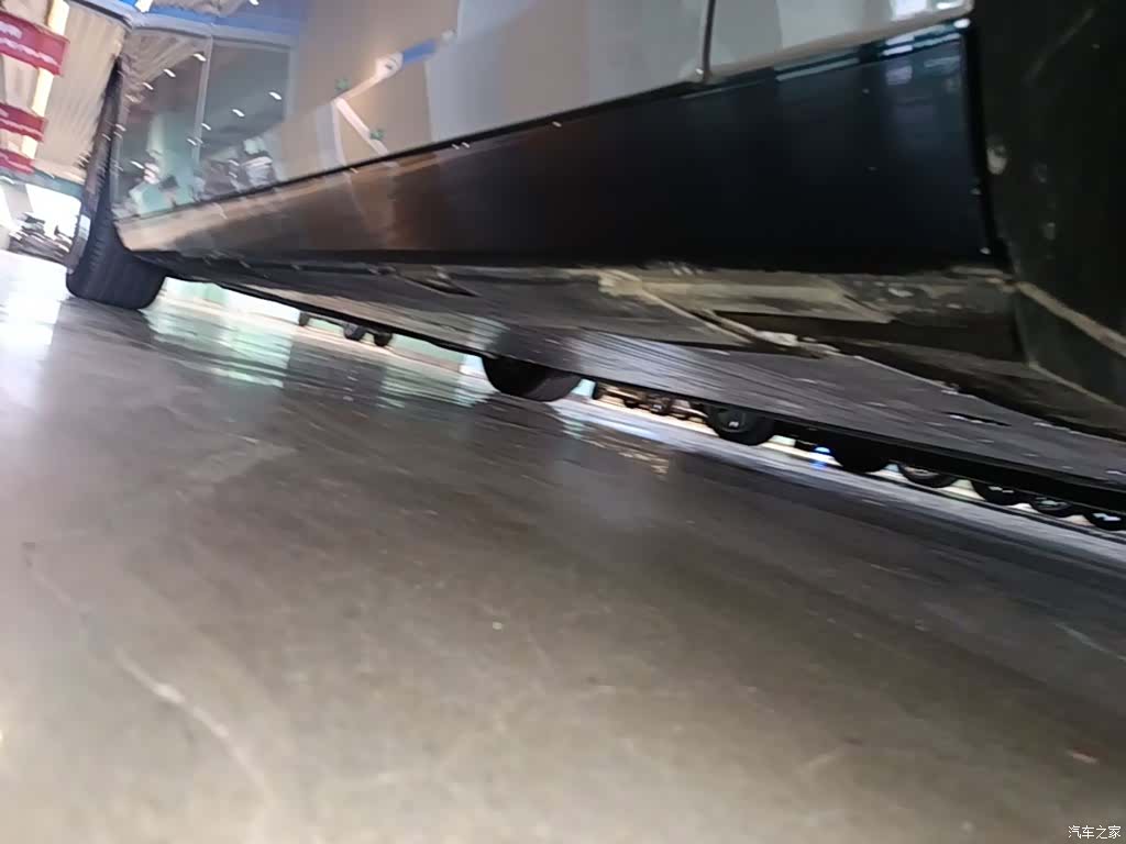 Li Auto MEGA, 2024 22