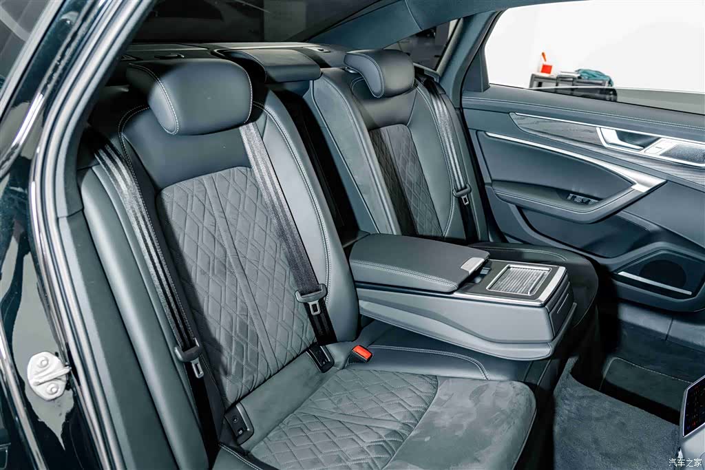 Audi A6L, 2025 22