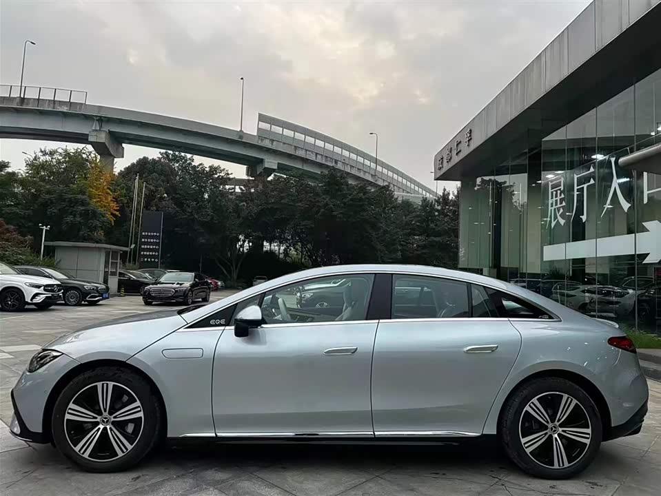 Mercedes-Benz EQE