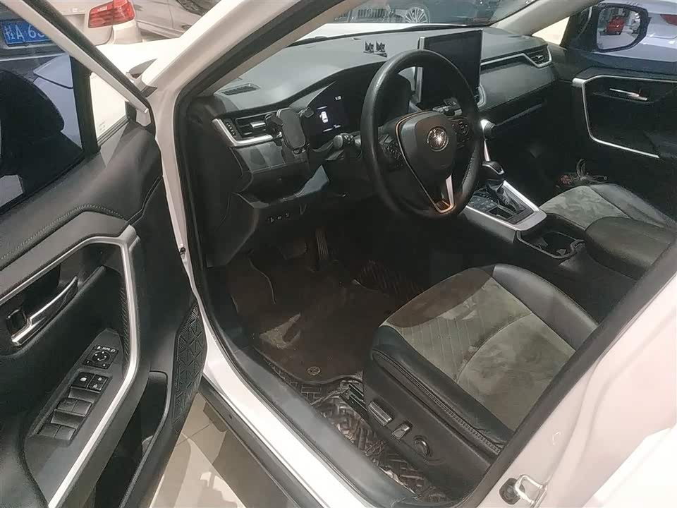 Toyota RAV4 Rongfang