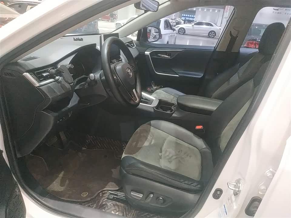 Toyota RAV4 Rongfang