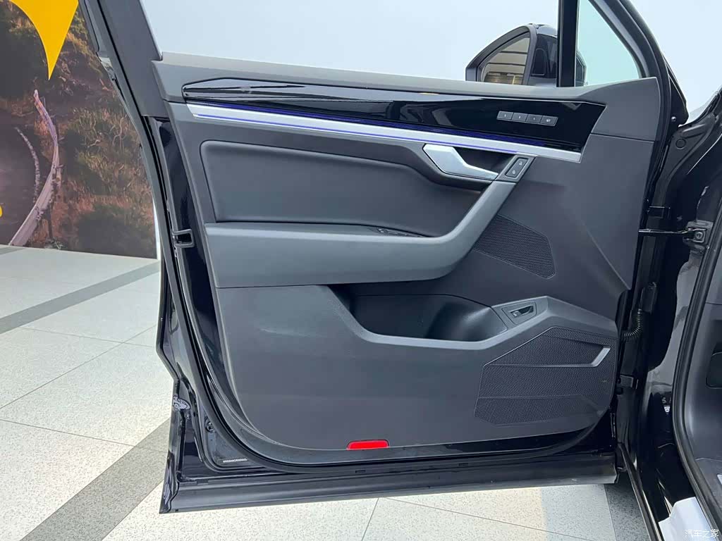 Volkswagen Touareg, 2019 16