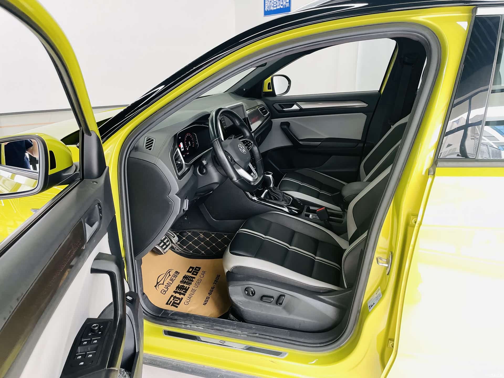 Volkswagen T-ROC, 2023 4