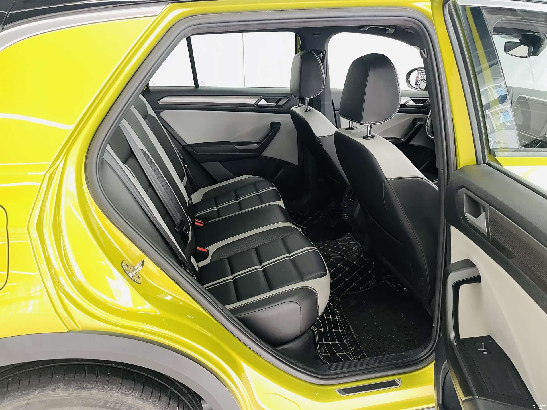 Volkswagen T-ROC, 2023 12