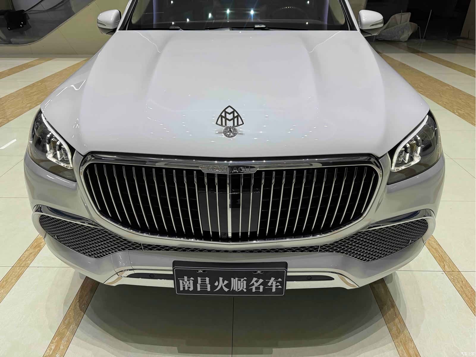 Maybach GLS, 2021 3