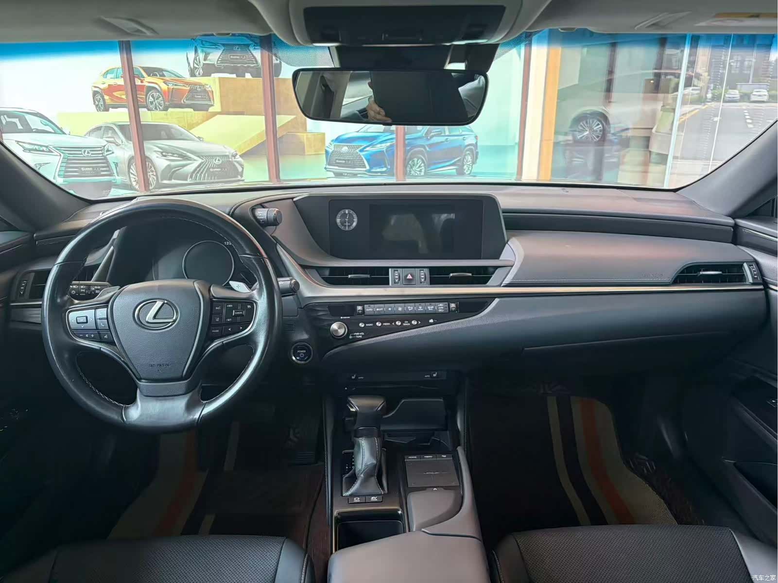 Lexus ES, 2021 4