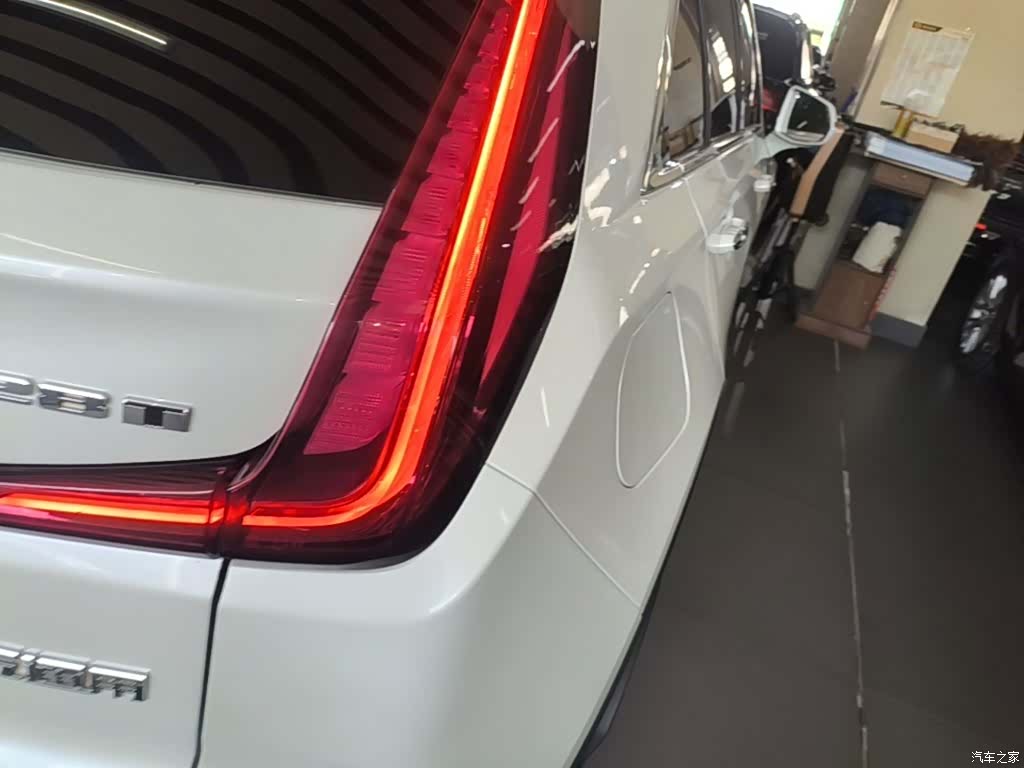 Cadillac XT4, 2020 8