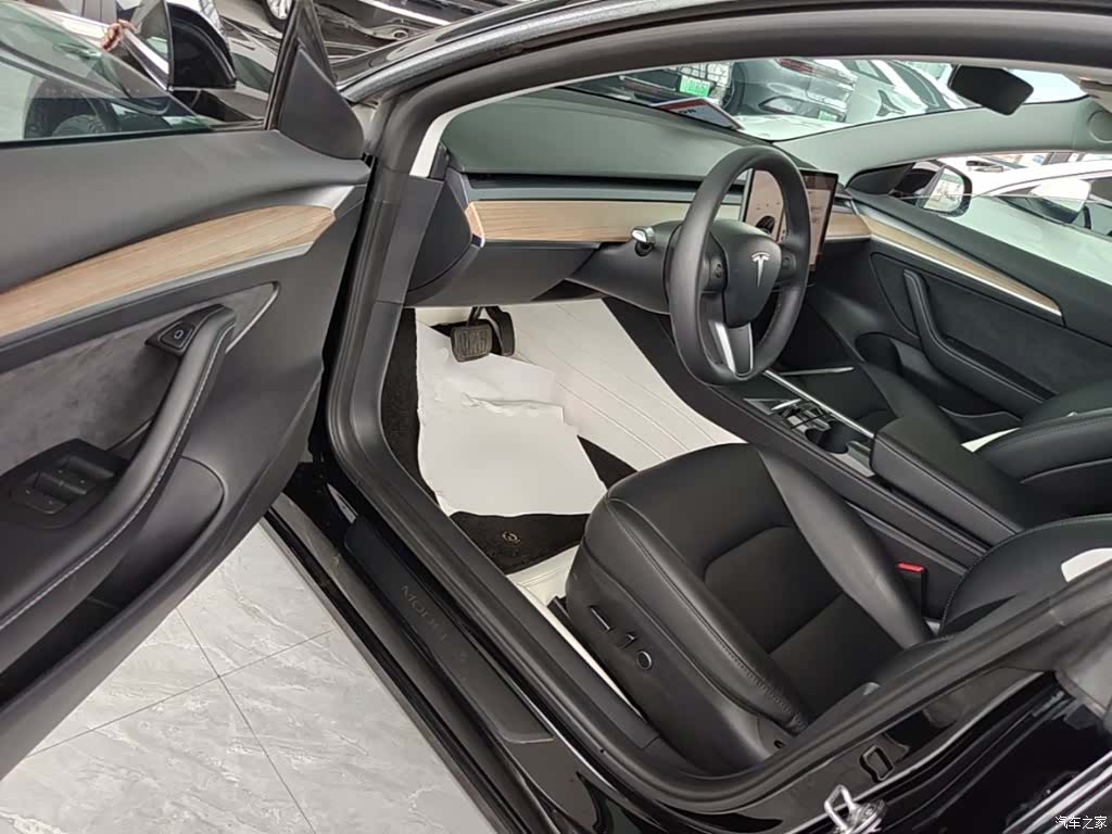 Tesla Model 3, 2023 16