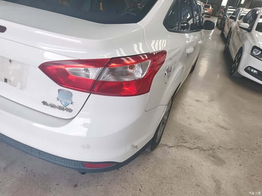 Ford Focus, 2014 8
