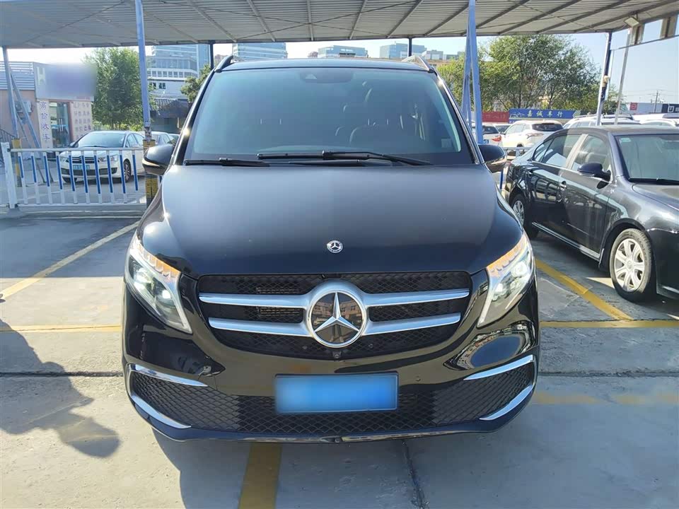 Mercedes-Benz V-class