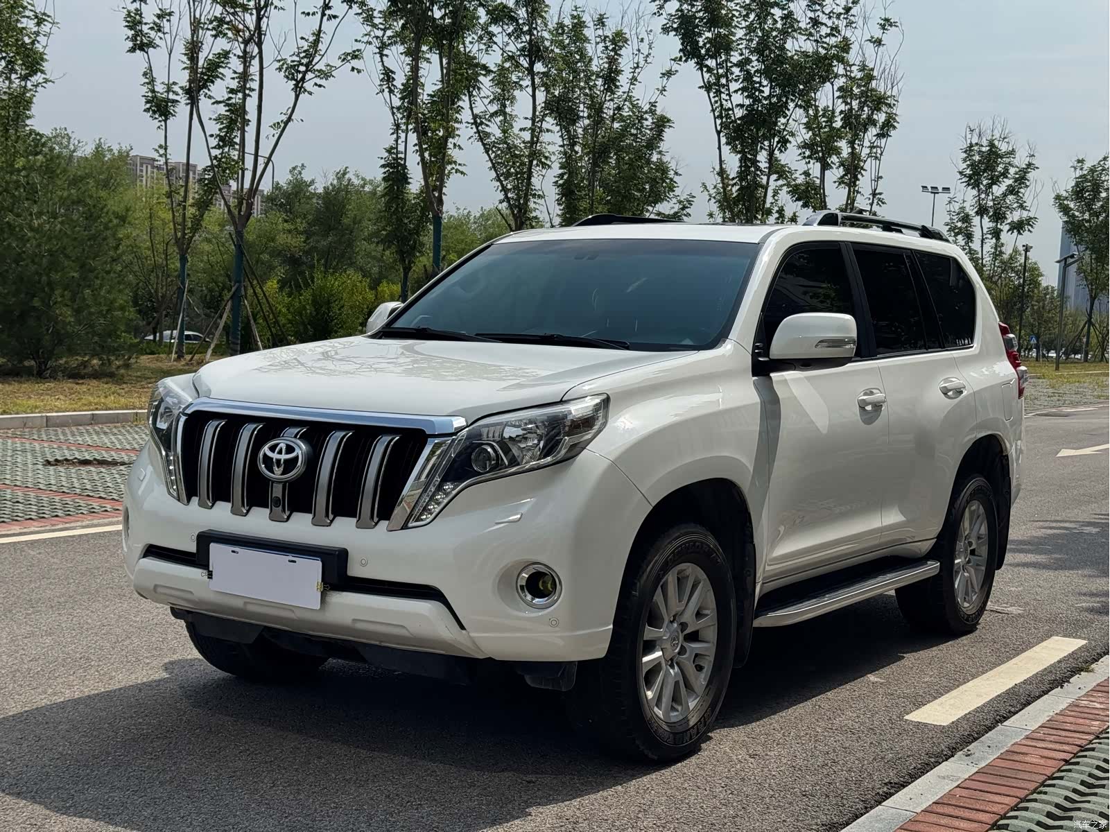 Toyota Prado, 2014 1