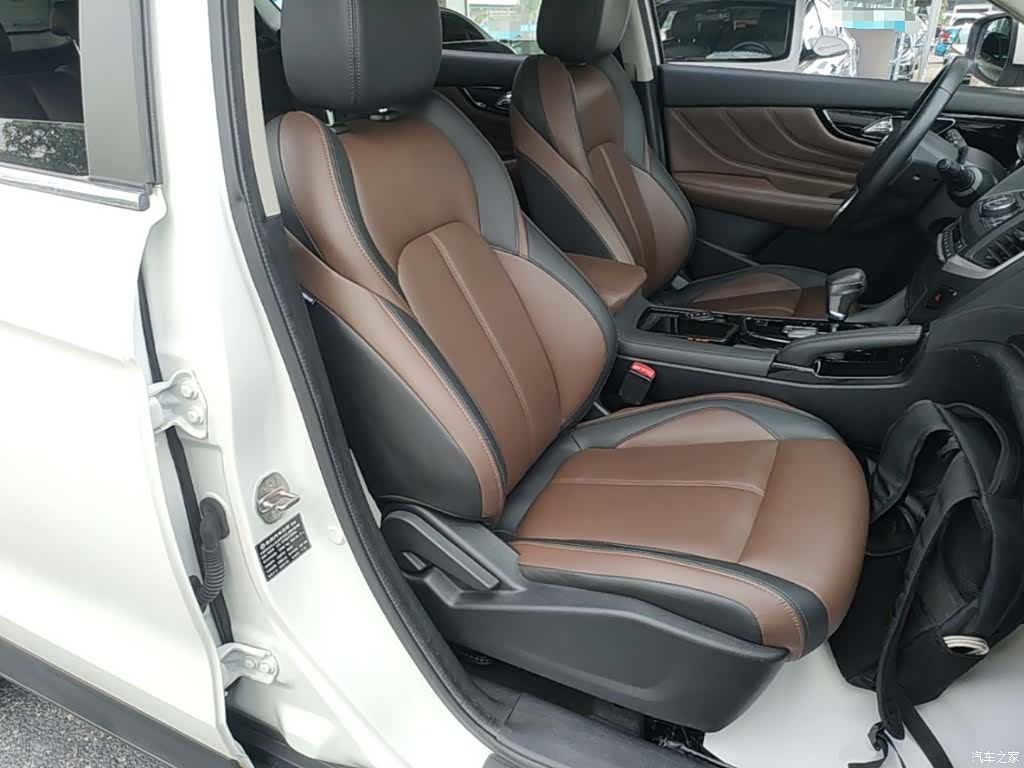 DongFeng AX7, 2018 25