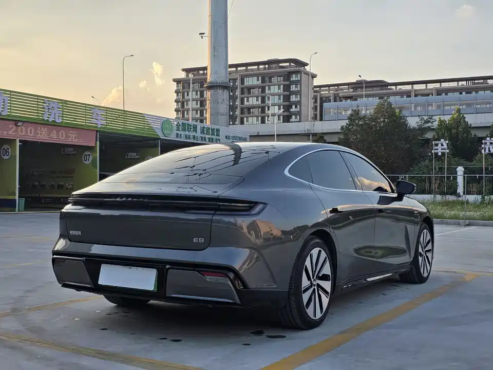 Geely Galaxy Galaxy E8