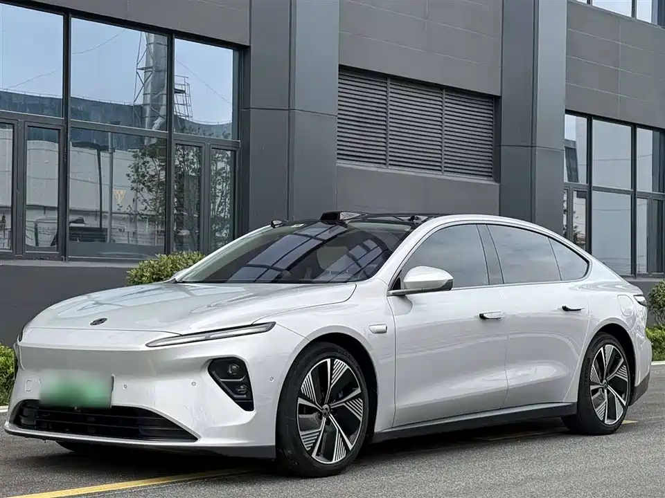 NIO ET7