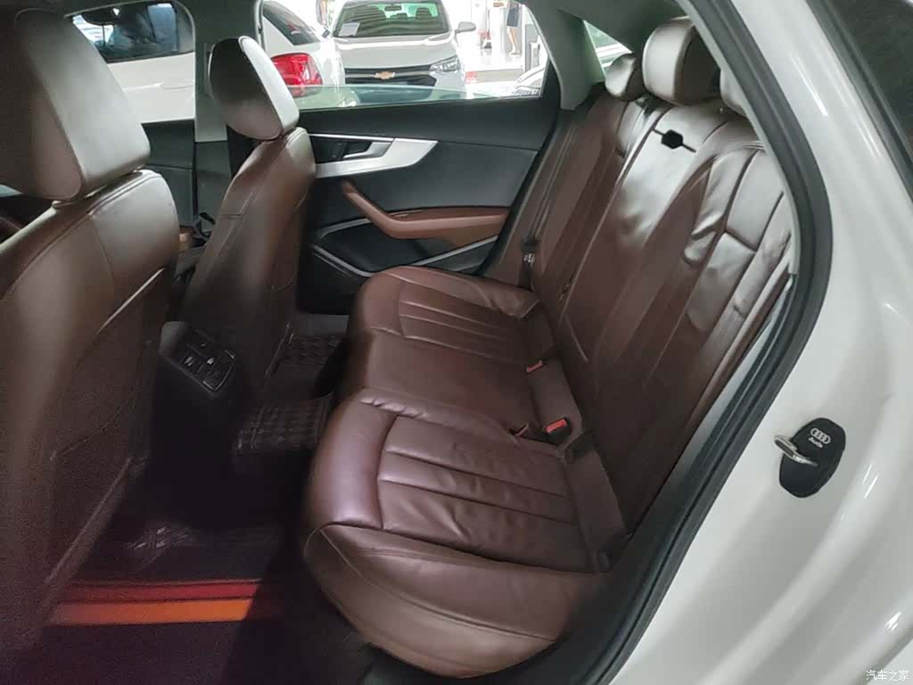Audi A4L, 2018 17